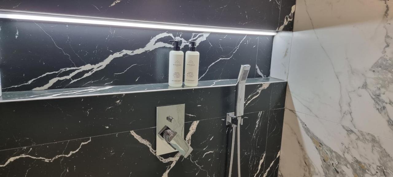 Deluxe Apartment Bllok Tirana Exteriér fotografie